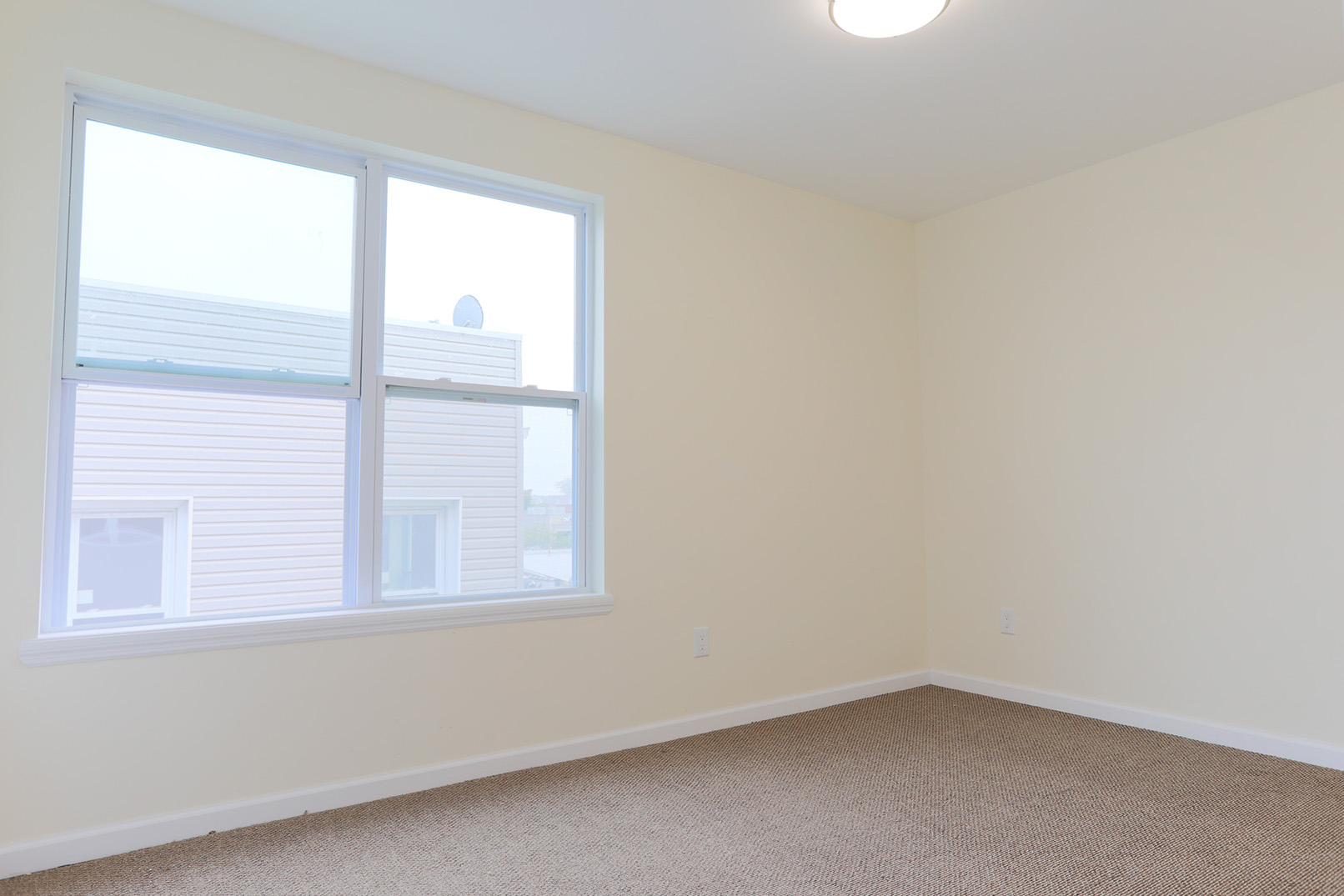 2 Bedrooms Bedrooms, ,1 BathroomBathrooms,Apartment,For Rent,1001